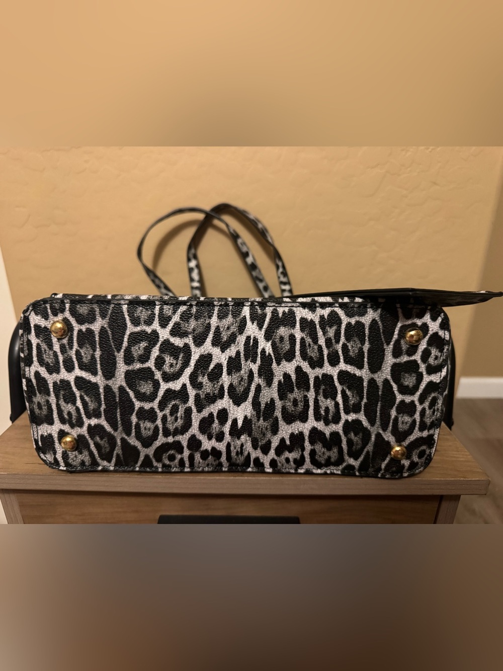Leopard Print Tote Bag with Matching Wristlet and Pouch NWT - Picture 7 of 7